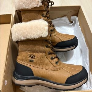 UGG Women’s Snow Boot Size 6.5 - Never Worn